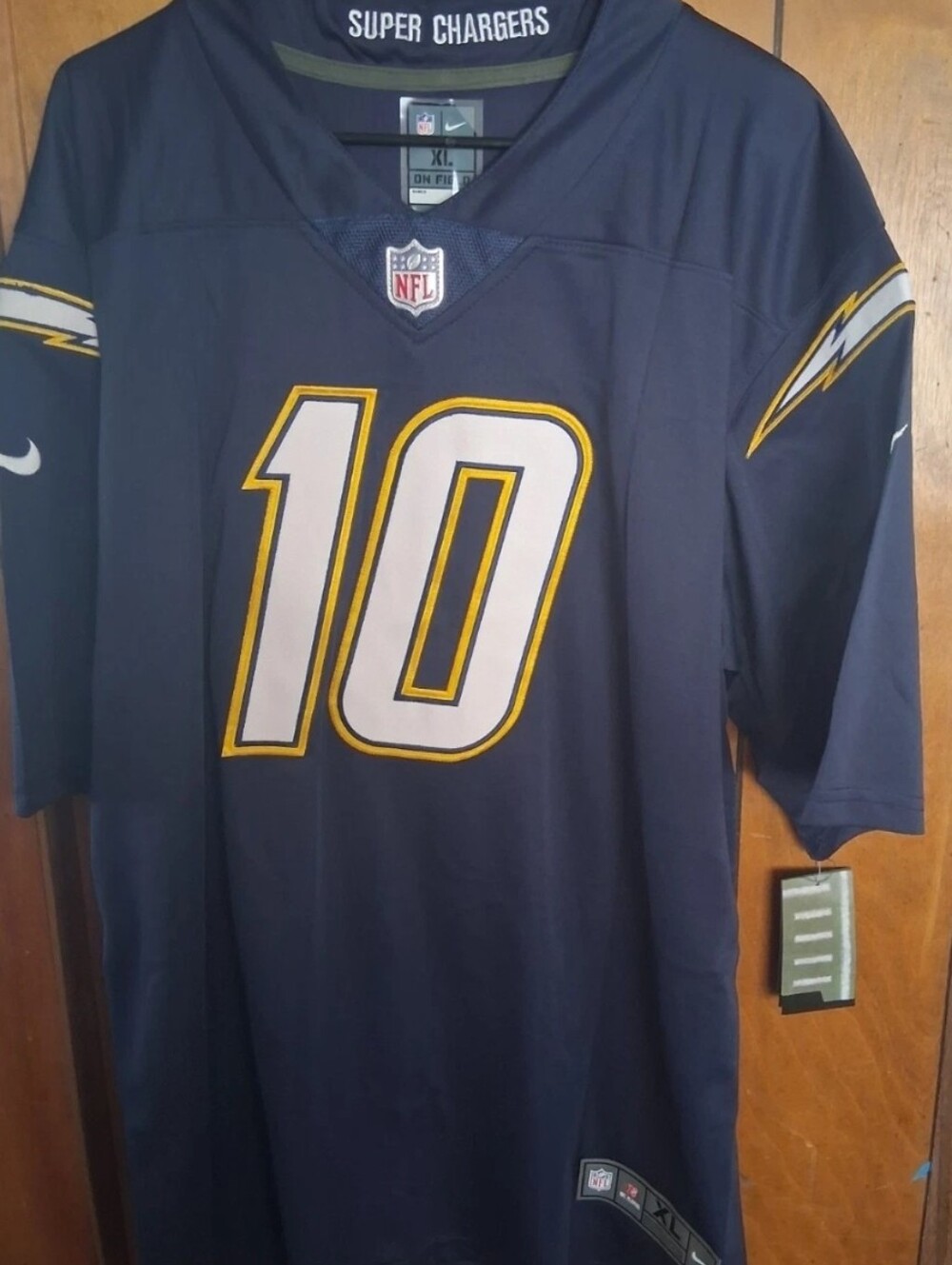 Mystery Sports Card With Justin Herbert Los Angeles Chargers XL Jersey - Picture 2 of 2